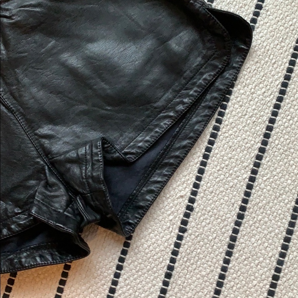 BLACK shorts - Picture 6 of 8